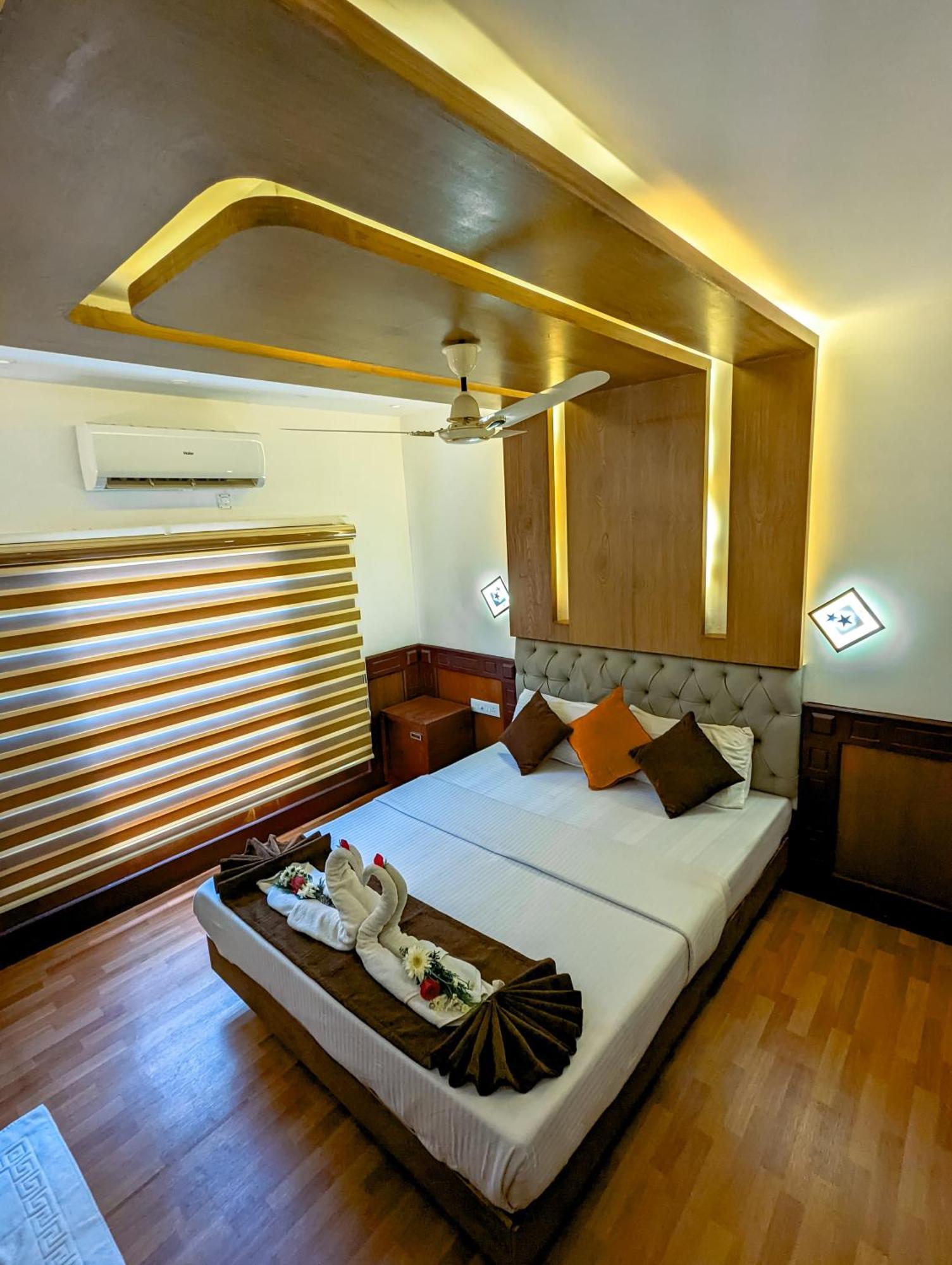 Grand Villa Houseboat Kumarakom Zewnętrze zdjęcie